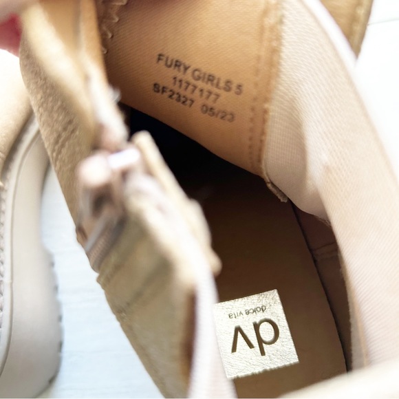 NEW DV Dolce Vita Kids' Fury Faux Leather Lug Wedge Chelsea Boot Big Kid Size 5 - Picture 10 of 10